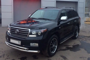 Toyota Land Cruiser 200