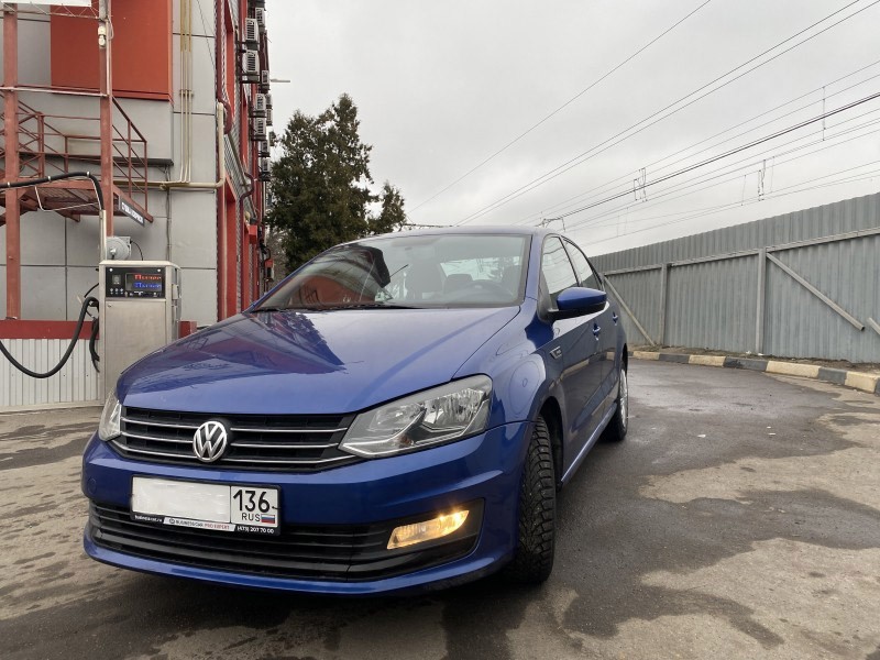 VOLKSWAGEN POLO